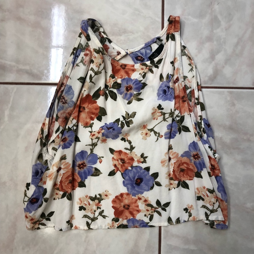 Floral cropped top